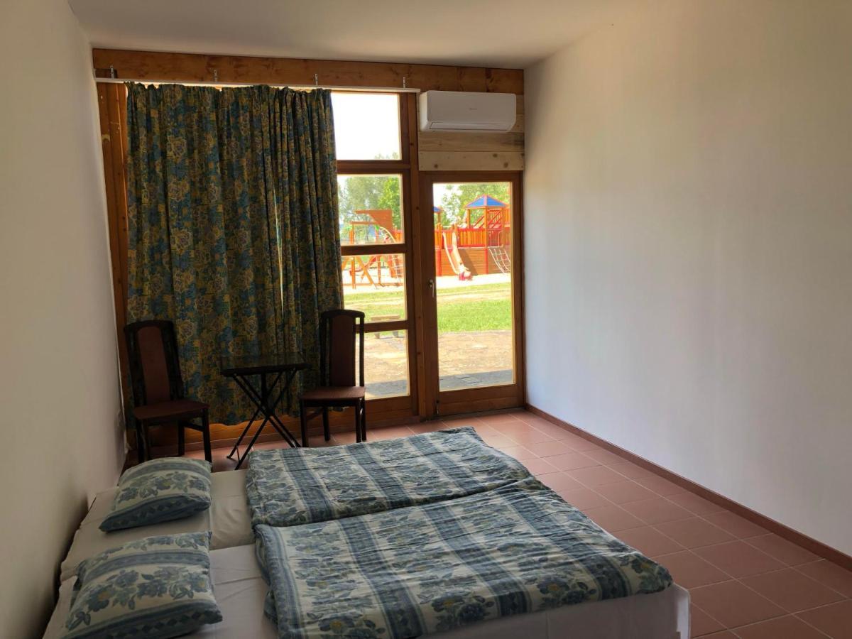 Beach Hostel Balatonboglár Exteriér fotografie