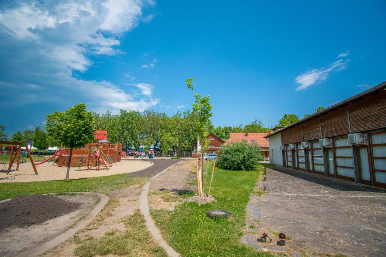 Beach Hostel Balatonboglár Exteriér fotografie