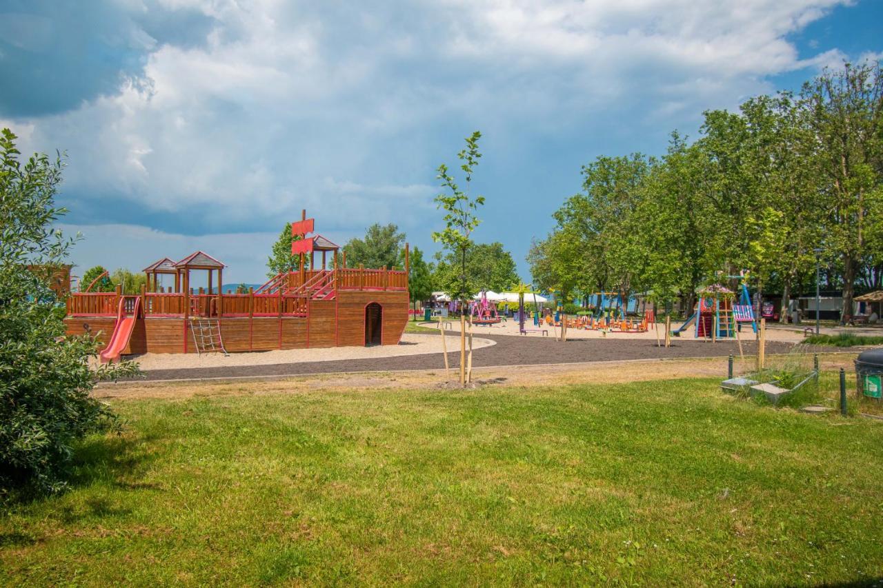 Beach Hostel Balatonboglár Exteriér fotografie